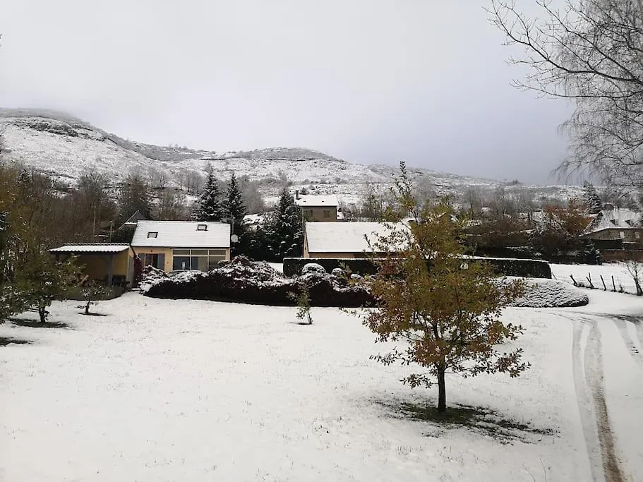 Gite Chaleureux Avec Cheminee Au Pied Du Puy Mary Saint-Paul-de-Salers Holiday home