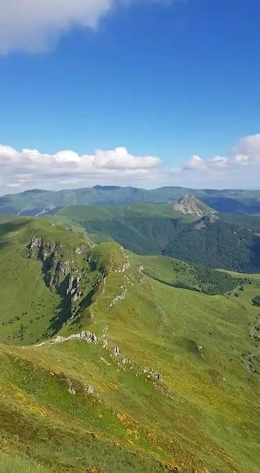 Gite Chaleureux Avec Cheminee Au Pied Du Puy Mary Saint-Paul-de-Salers 0*,  France
